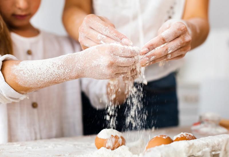 Alternatywy dla papieru do pieczenia ciasta – czym warto go zastąpić?