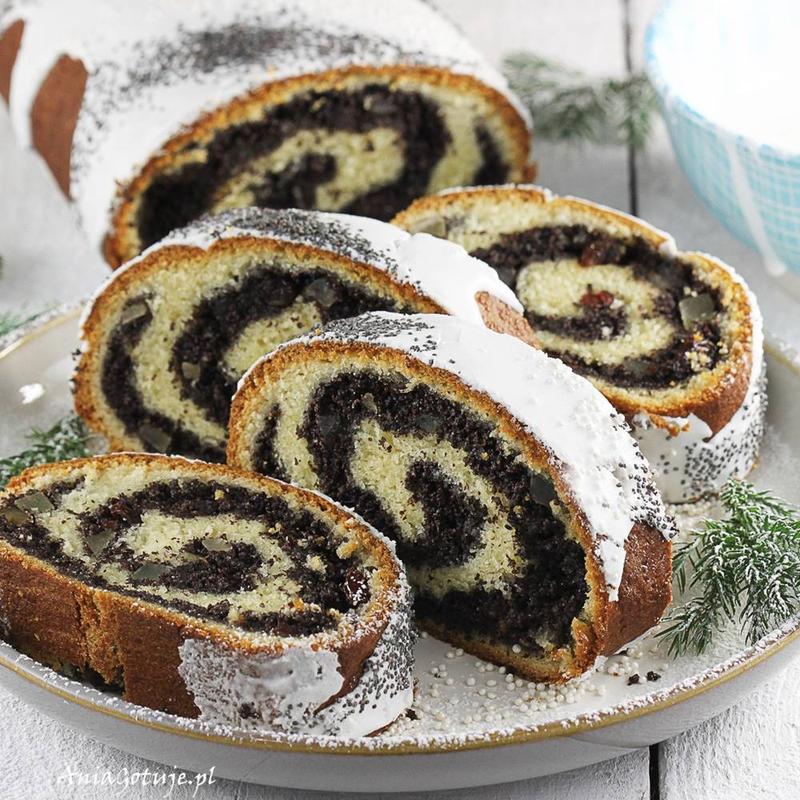 Sekrety idealnego makowca: jak długo piecze się ten tradycyjny wypiek?