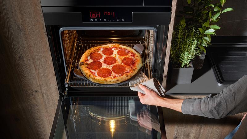 Optymalne czasy pieczenia domowej pizzy – jak długo czekać na idealny efekt?